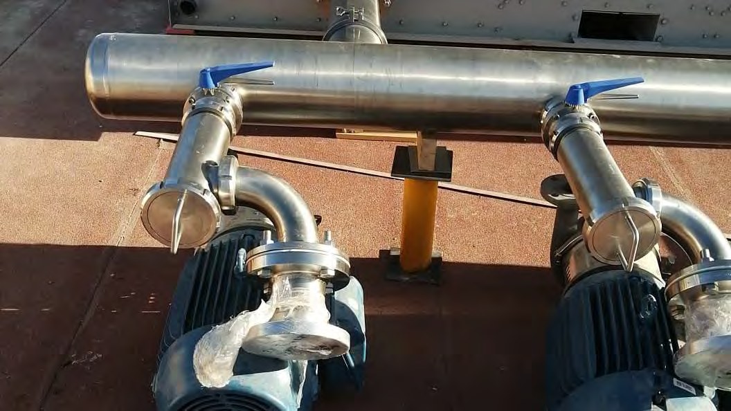 Instalaciones de torre de enfriamiento y tubería